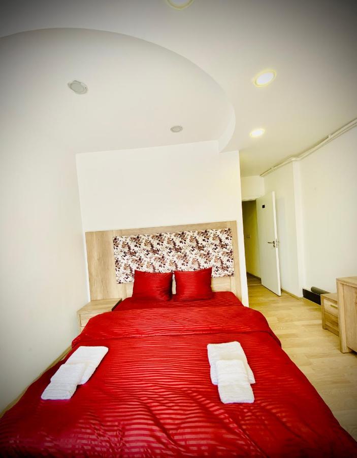 Hotel Perla Призрен Экстерьер фото